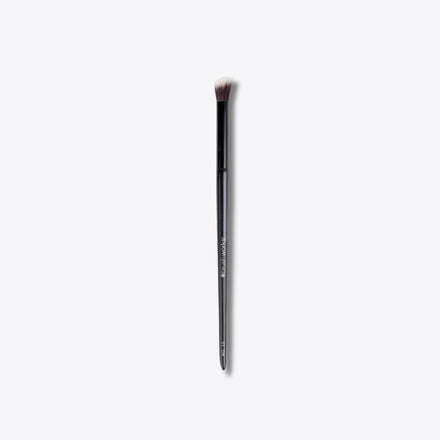 Brushworks No. 15 Angled Blending Eye Brush