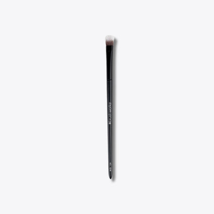 Brushworks No. 19 Crease Blending Eye Brush