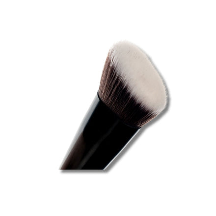 Brushworks No. 9 Angled Flat Top Foundation Buffing Brush
