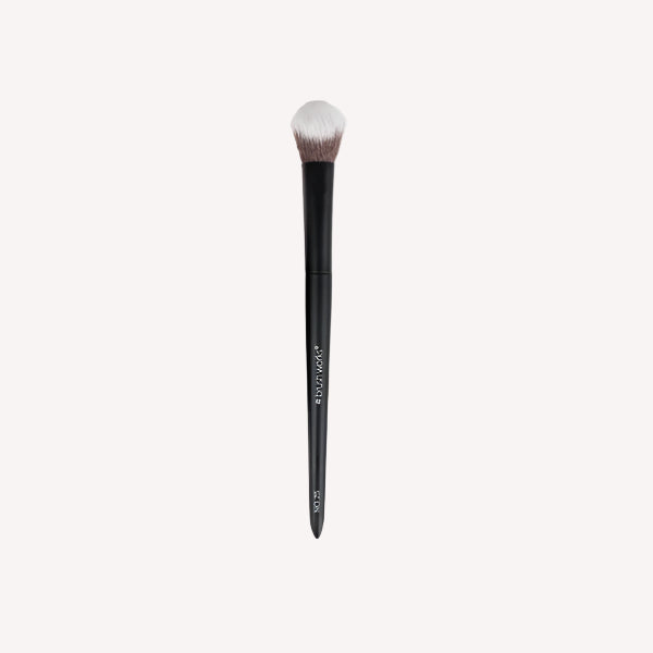 Brushworks No. 25 Brightening Concealer Brush